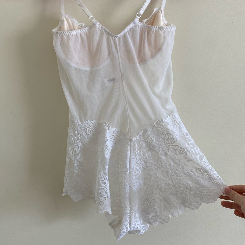 Vintage VS White Lace Bodysuit - Picture 2 of 9